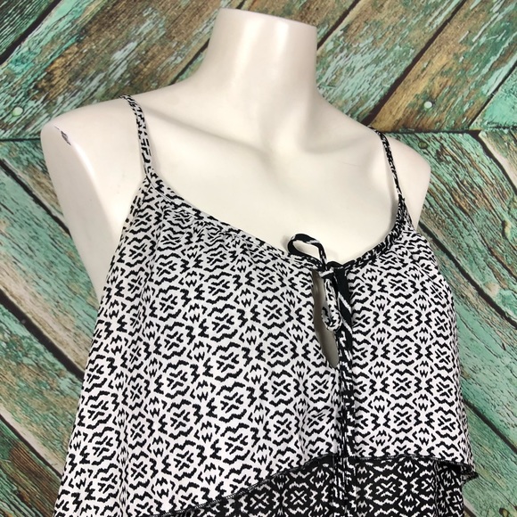 C5 - Forever 21 | Black & White Racerback Tank - L - Picture 2 of 7